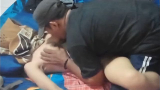 video tukang pijat gak tahan kokop susu pelanggan