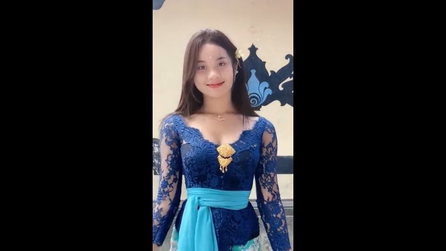 viral cewek indo cantik kebaya biru sungguh mengagumkan