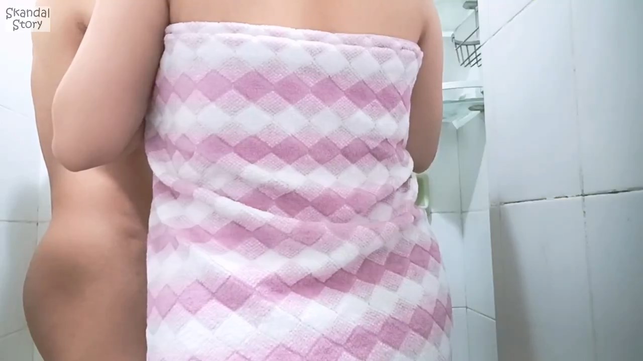 video viral kasih kejutan suami saat sedang mandi trend instagram 2025